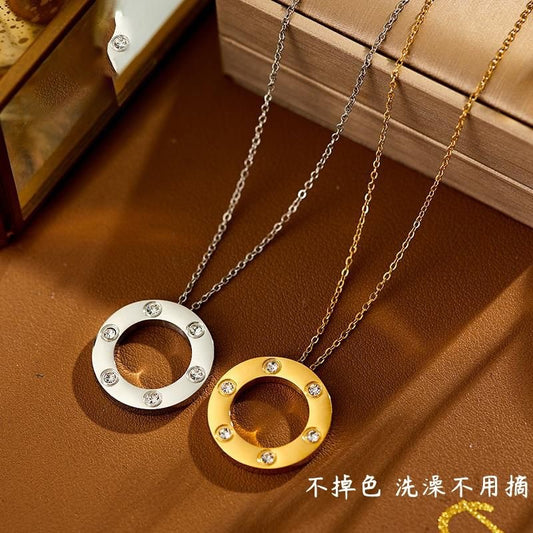 Collana Minimalista Rotonda con Pendente in Acciaio al Titanio Placcato per Donne e Uomini, Girocollo a Strati Ipoallergenico con Moneta Spessa, Gioiello Regalo di Compleanno