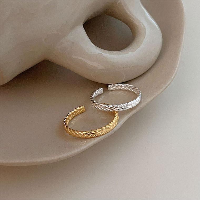 Anello Minimalista in Argento Sterling 925 a Corda Geometrica