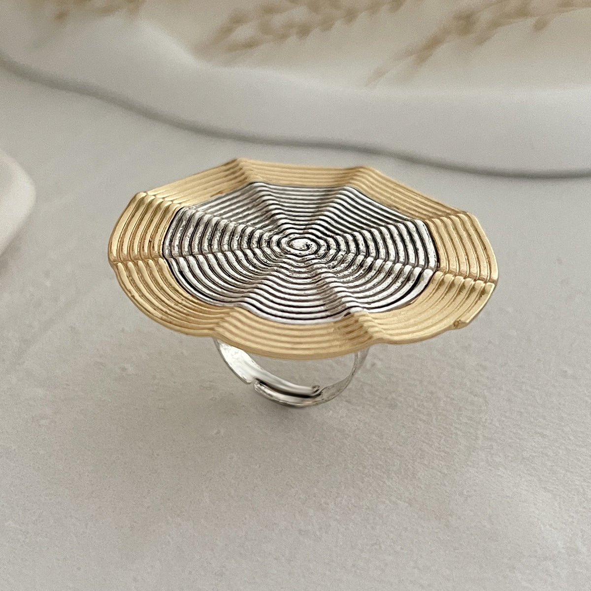 Juego de anillos apilables estilo punk con brújula geométrica y luna creciente con motivo de hojas en aleación con acabado galvanizado para mujer