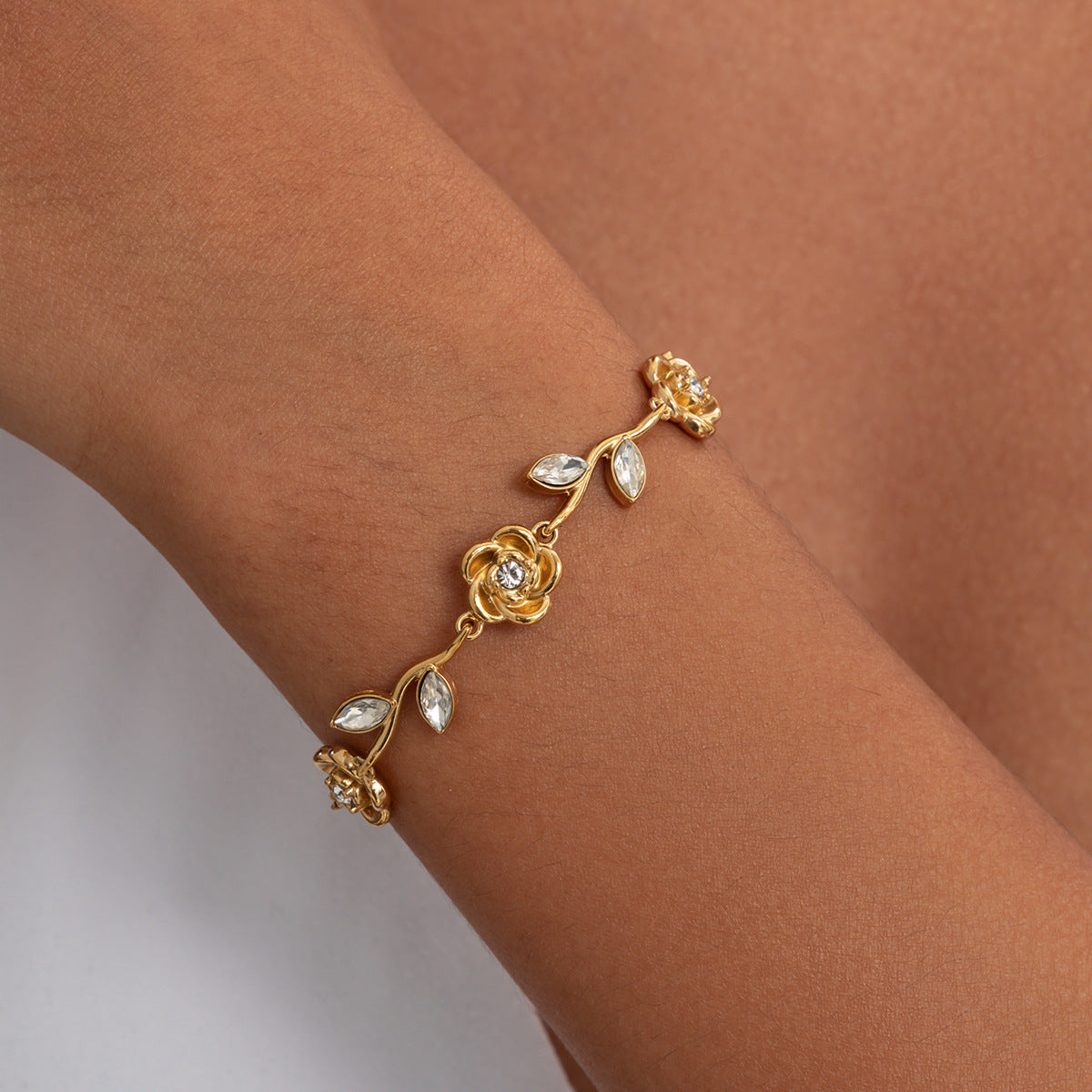 Luxury Elegant Rose Flower Teardrop Shape PVD 18K Gold Plated Stainless Steel Rhinestone Bracelet for Women