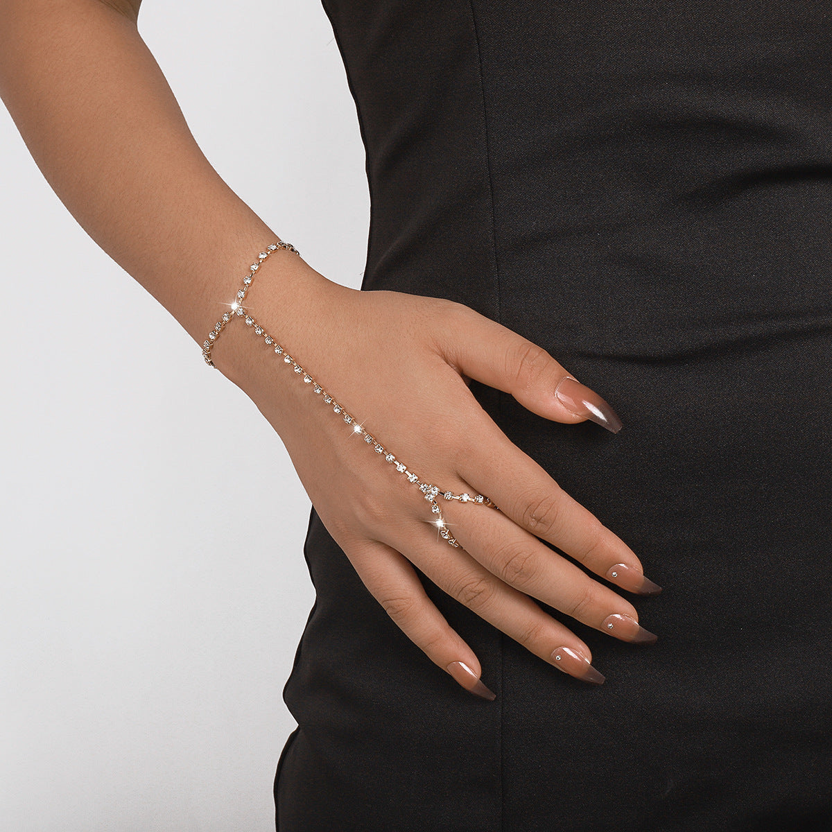 Bracciale e Anello da Donna Minimalista Elegante Geometrico con Strass Incastonati e Catena a Cavo