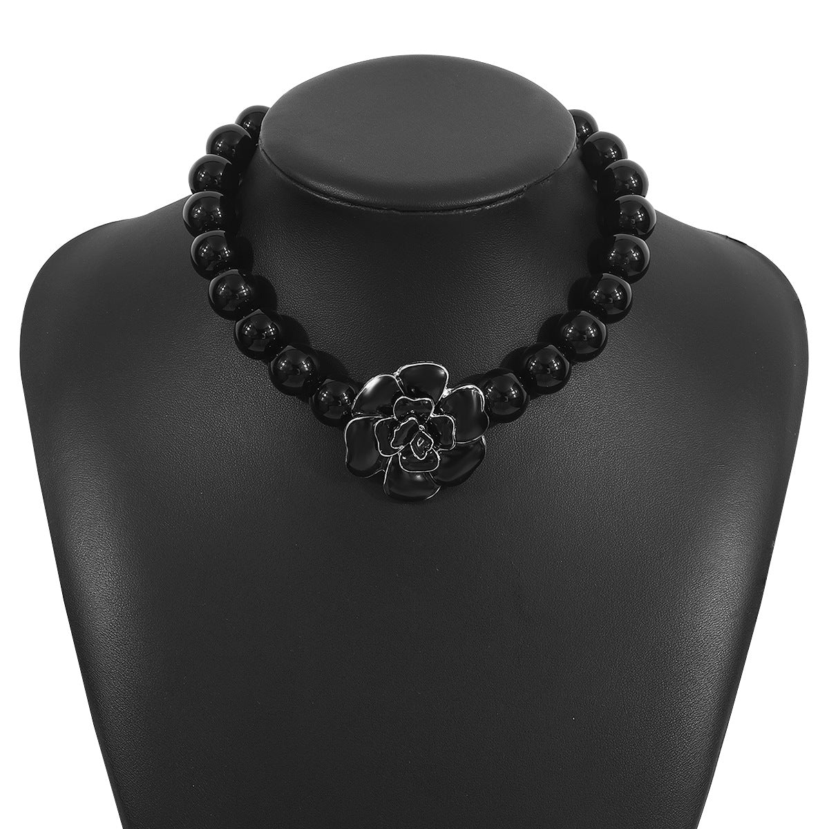 Elegante Collana Pendente Camelia Vintage Francese da Donna con Catena di Perle Imitazione e Dettagli Artigianali