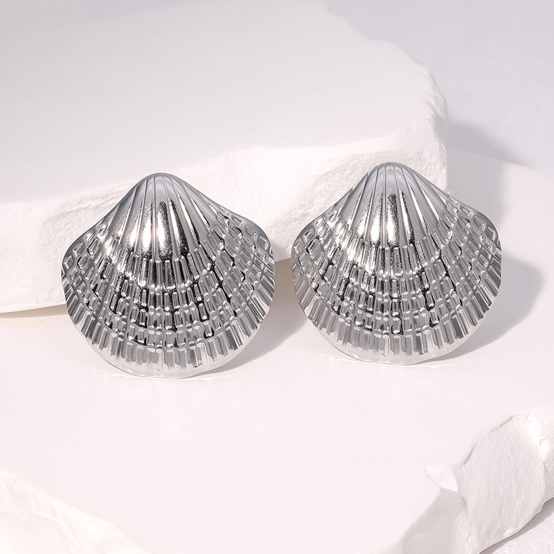 Orecchini a perno da donna in acciaio inossidabile a forma di conchiglia geometrica in stile naturale con finitura placcata