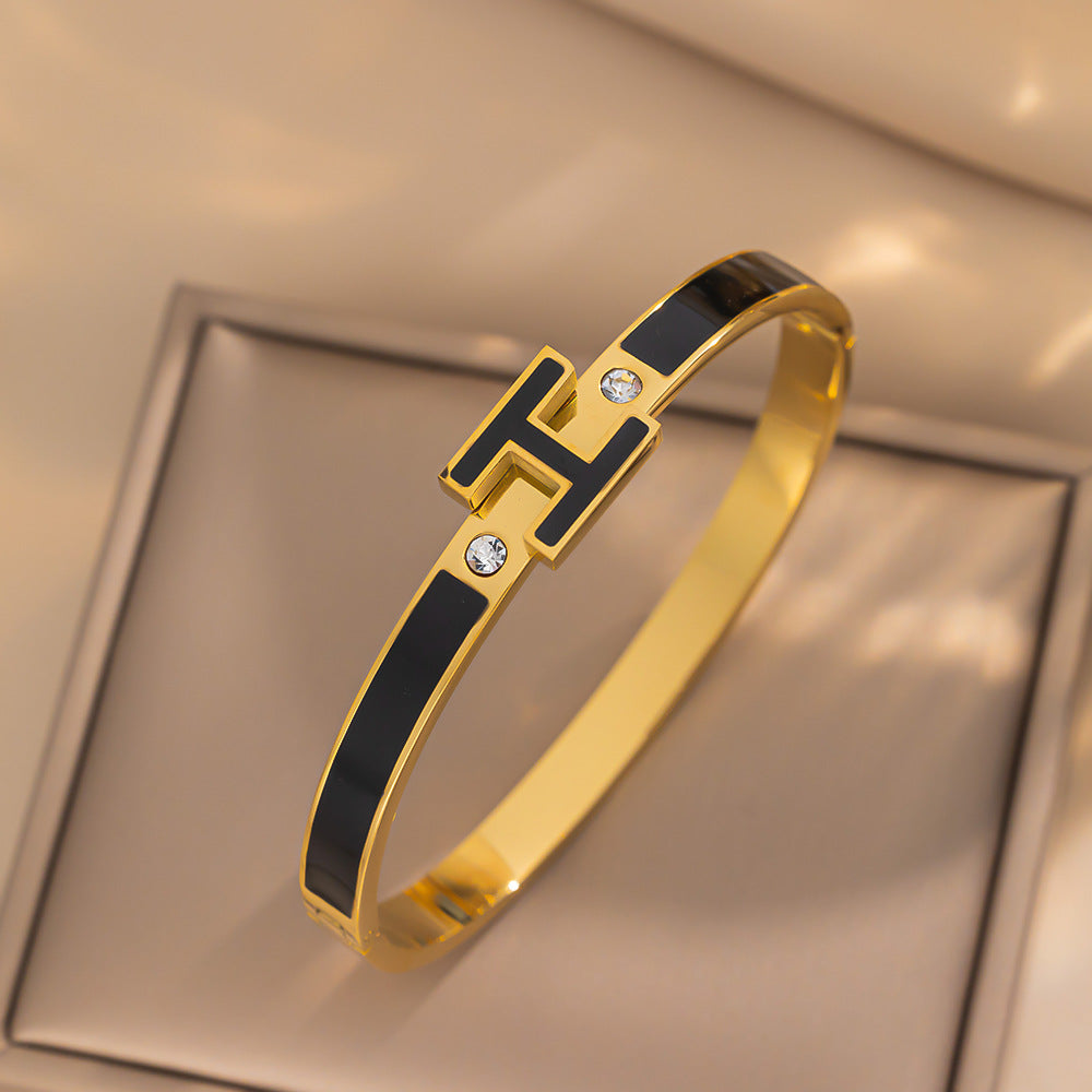 Enamel Letter H Bracelet for Women Stainless Steel Toggle Clasp Fashionable Minimalist Geometric Jewelry