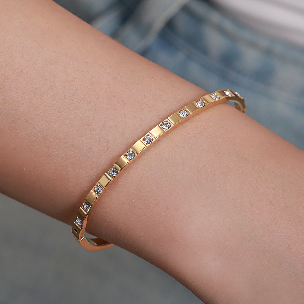 Vintage Geometric Round Cubic Zirconia Inlaid Titanium Steel Bangle for Women and Men
