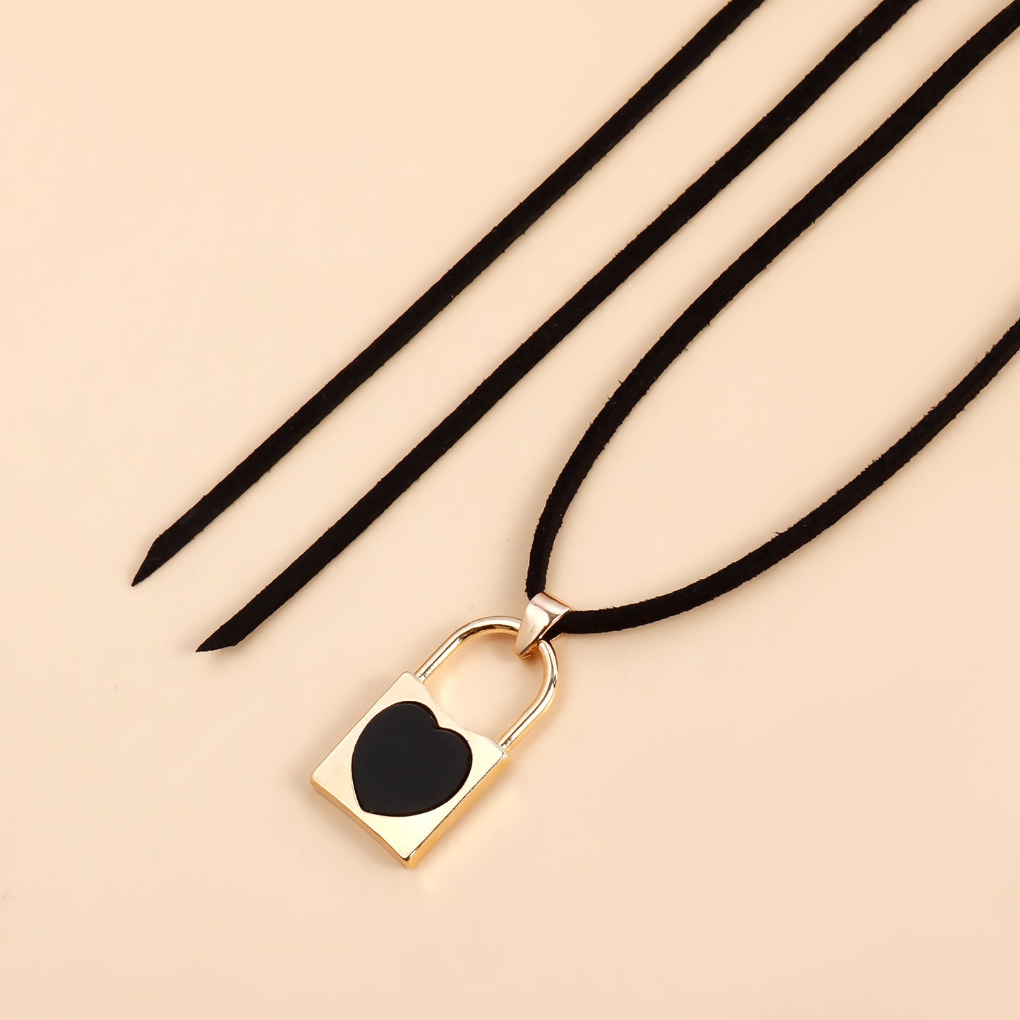 Adjustable Black Mother-of-Pearl Look Lock Pendant Necklace for Women in Alloy with Plating Finish Geometric Design Fashion Casual Style