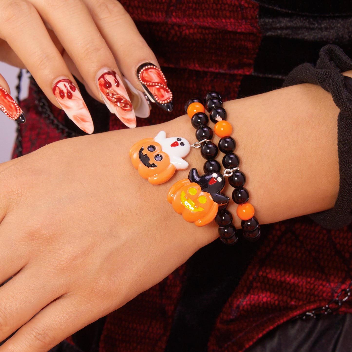 Set di braccialetti a tema Halloween, con ciondoli a forma di castello, zucca, fantasma e gatto, da donna