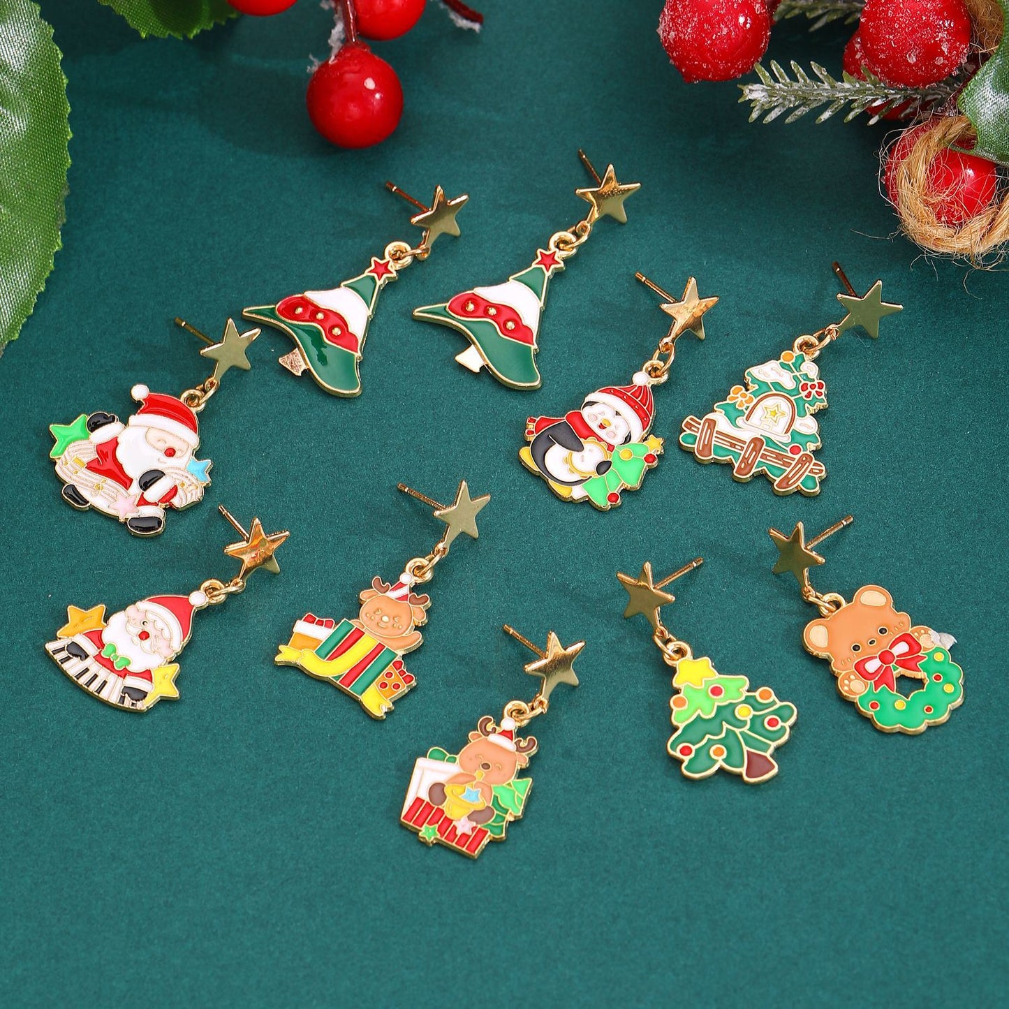 Orecchini Asimmetrici in Lega Stile Instagram Renna e Albero di Natale per Donna con Finitura Smaltata