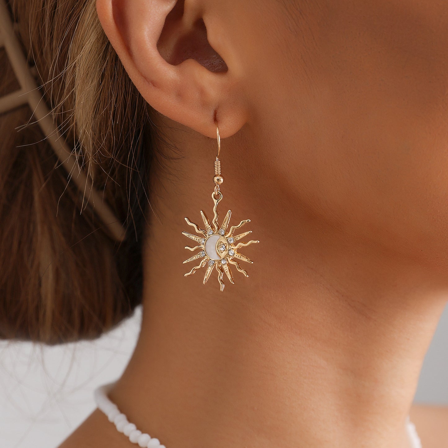 Fashion Geometric Multi-faceted Round Star Moon Alloy Plated Necklace for Women