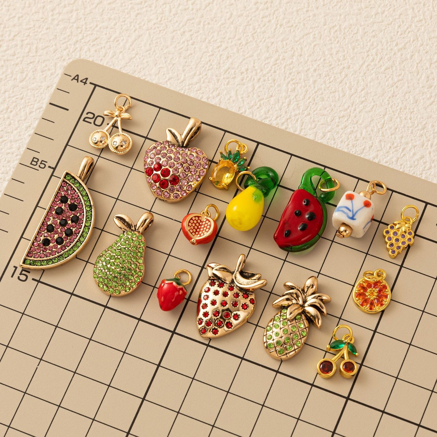Minimalist Casual Fruit Pattern Plated Brass Pendant Necklace for Unisex