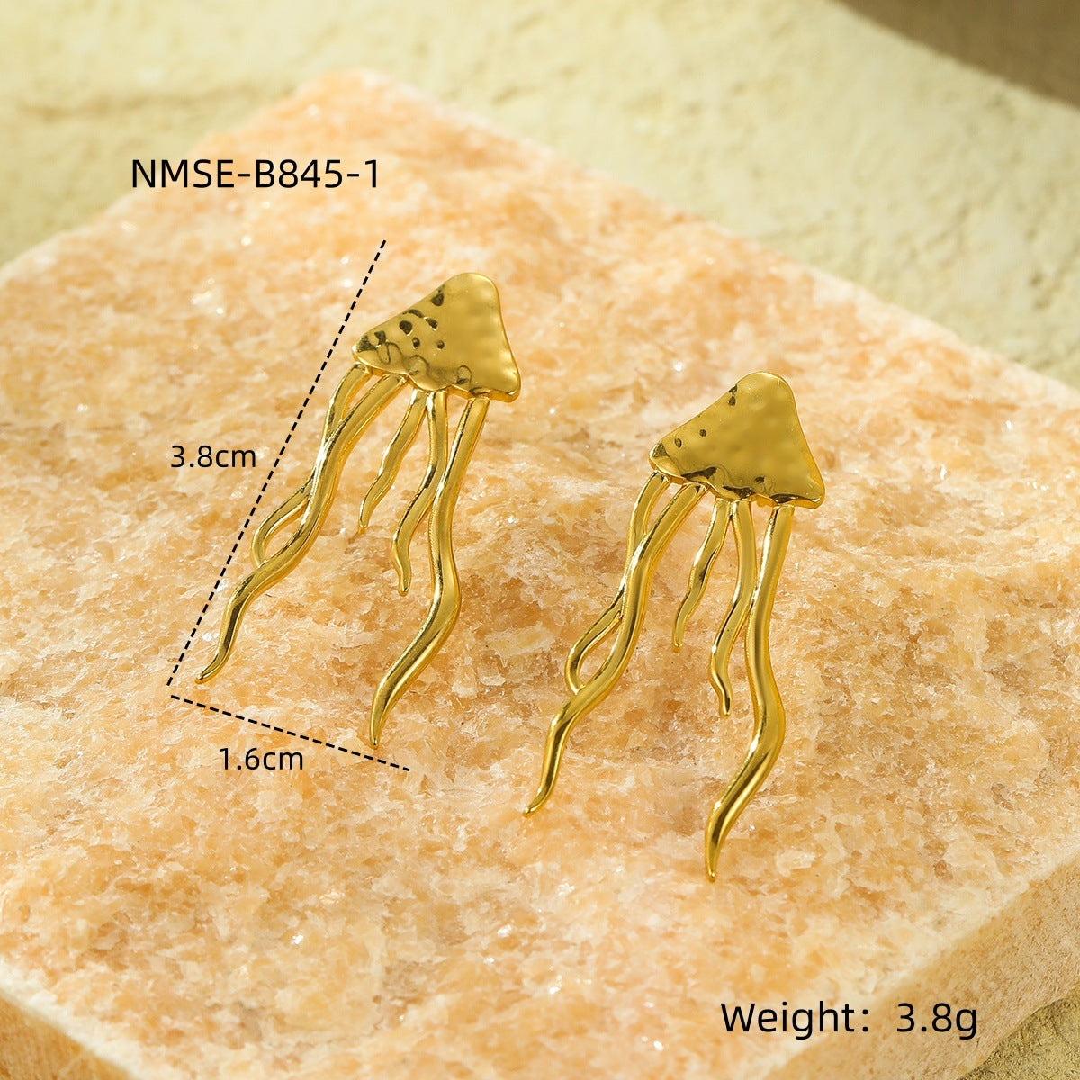 Pendientes de borla de acero inoxidable chapados en oro de 18 quilates con forma de medusa de moda y textura martillada para mujer