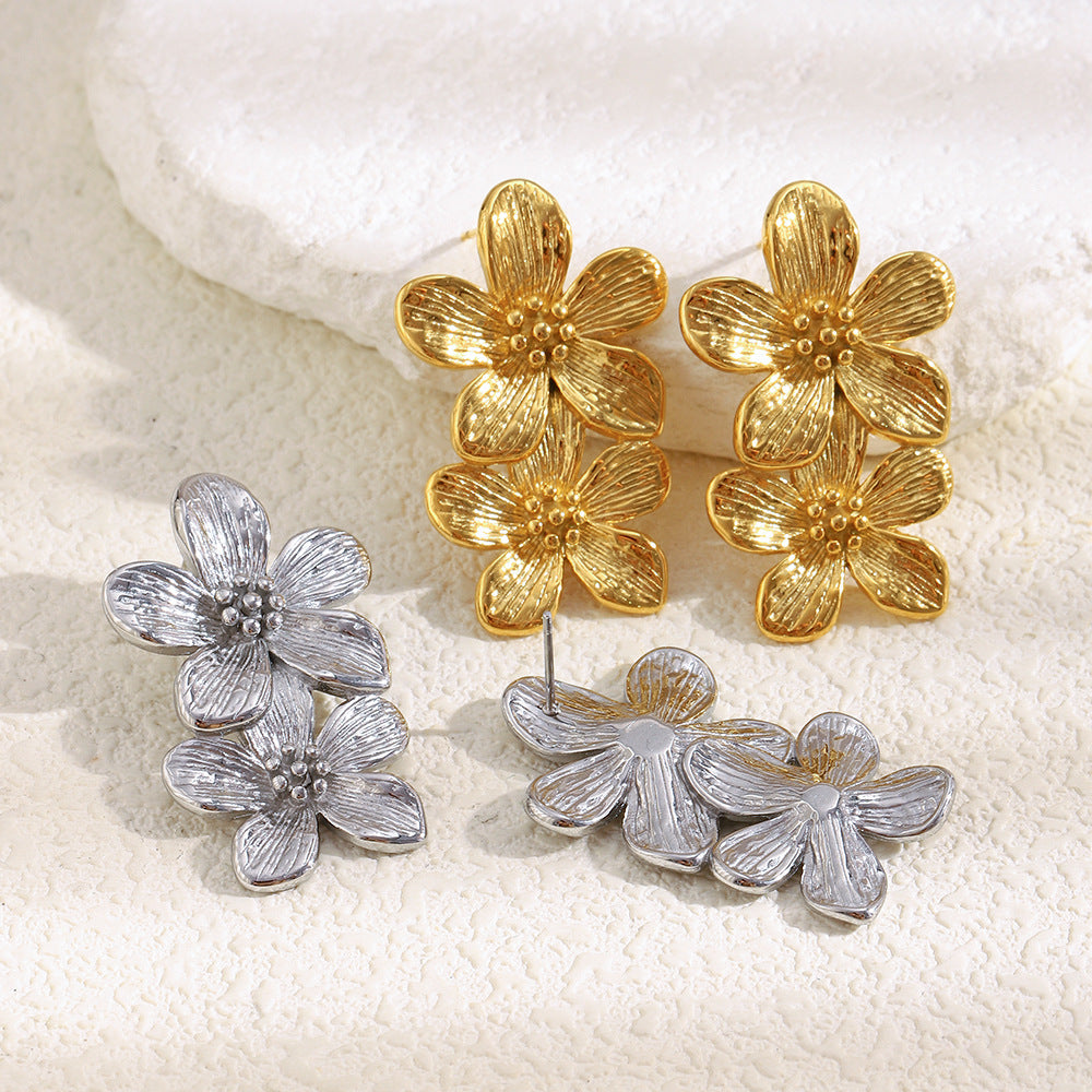Minimalist Floral Stainless Steel Earrings with 18K Gold Plating for Women — Vintage Double-Bloom Design, Lightweight Luxury Studs