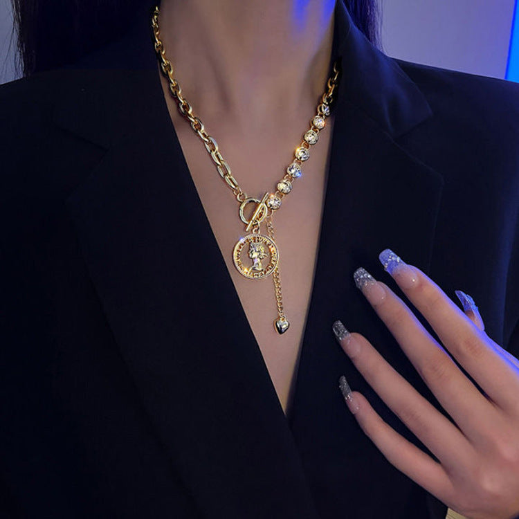 Punk Style Geometric Pendant Alloy Necklace with Titanium Steel Charm, Electroplated Y-Shaped Clavicle Chain, Short Choker for Women