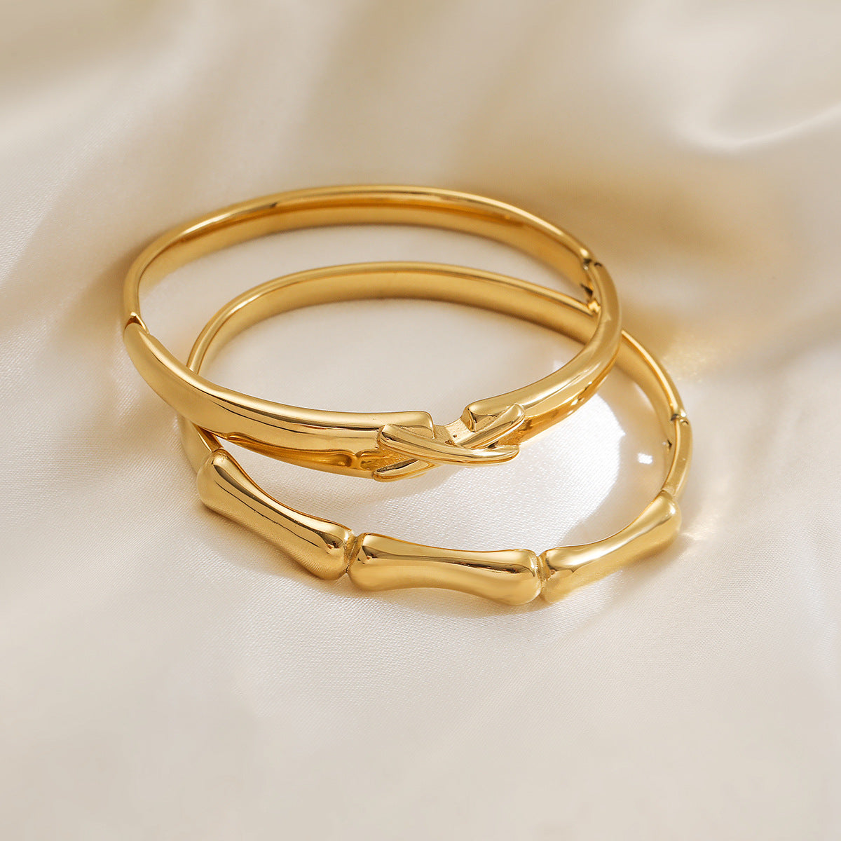 Bracciale da donna in acciaio inossidabile placcato oro 18 carati con forma irregolare minimalista