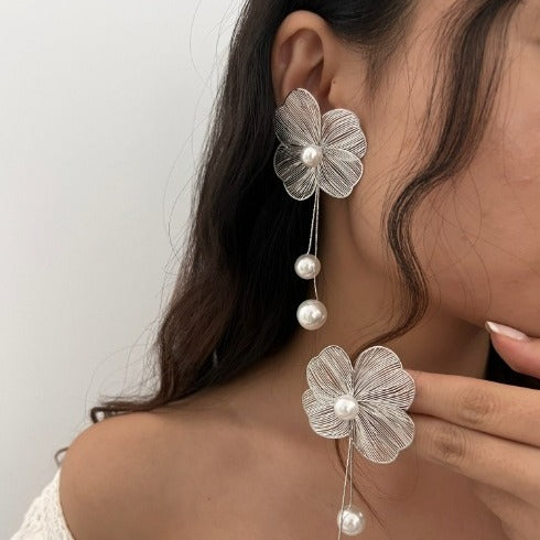 Pendientes de borla de aleación bañados en forma de hoja de ginkgo 3D, estilo urbano dulce