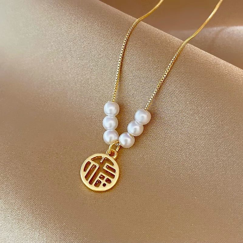 Minimalist Irregular Animal-Shaped Titanium Steel Pendant Necklace with Plated Finish for Women