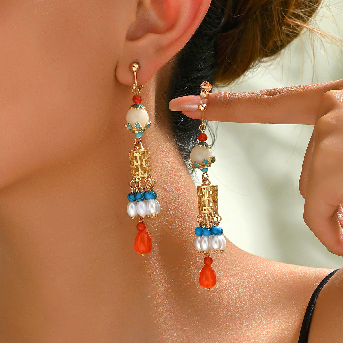 Pendientes de mujer de cobre con forma de farolillo de inspiración vintage, adornados con cristales y perlas, y postes de acero inoxidable