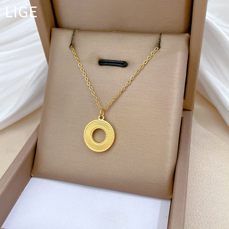 Minimalist Titanium Steel Rotating Circular Pendant Necklace for Women and Men, Geometric Locket Style Clavicle Chain with Gold Plated Finish