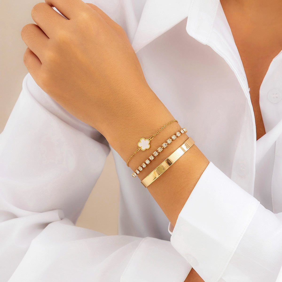 Bracciale vintage a trifoglio con strass da donna con catena in lega dal design geometrico e finitura galvanizzata