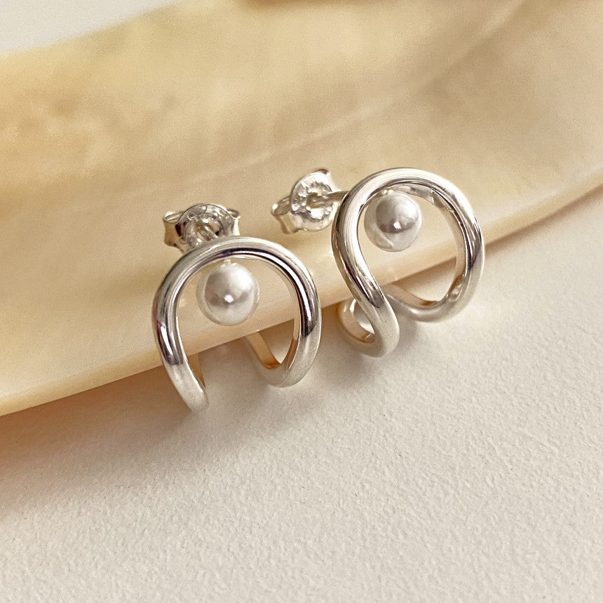 Orecchini a perno geometrici minimalisti a forma di lettera in argento sterling 925 placcati oro