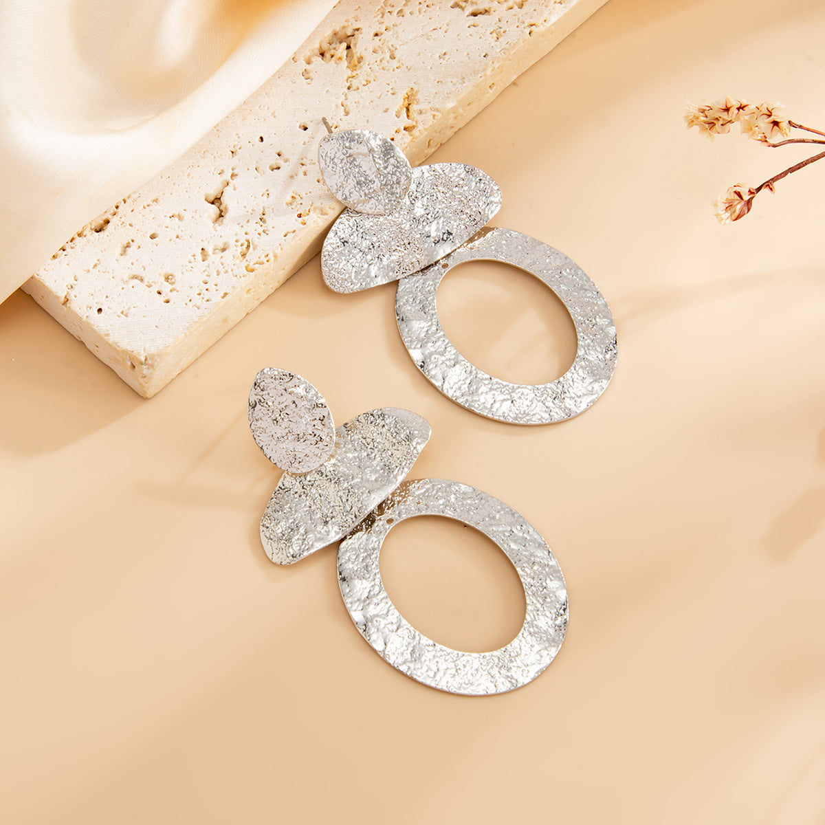 Minimalist Geometric Oval Hollow Plated Iron Earrings for Women