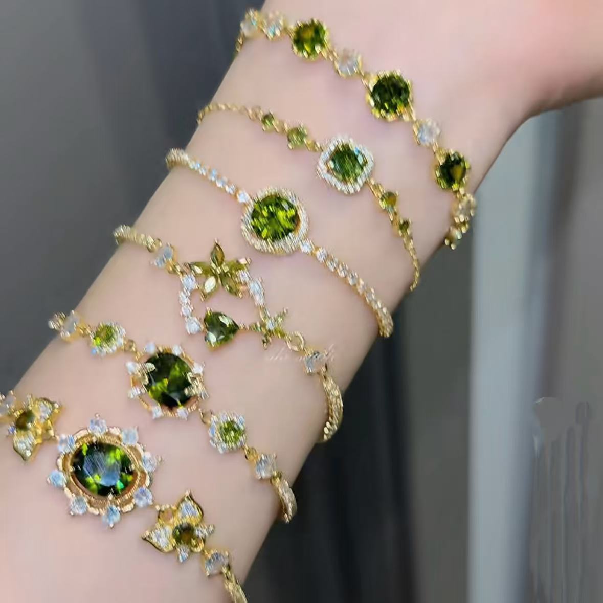 Luxury Vintage Geometric Floral Bracelet 18K Gold Plated Copper Rhinestone Inlay for Women