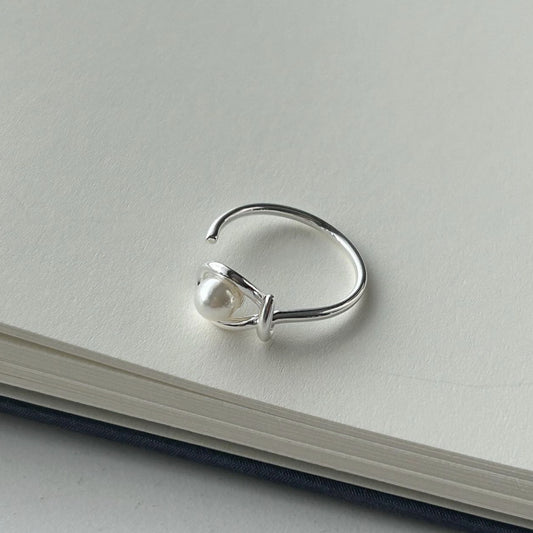 Anello in Argento Sterling 925 a Forma di Cuore Minimalista con Accento Quadrato Smussato da Donna