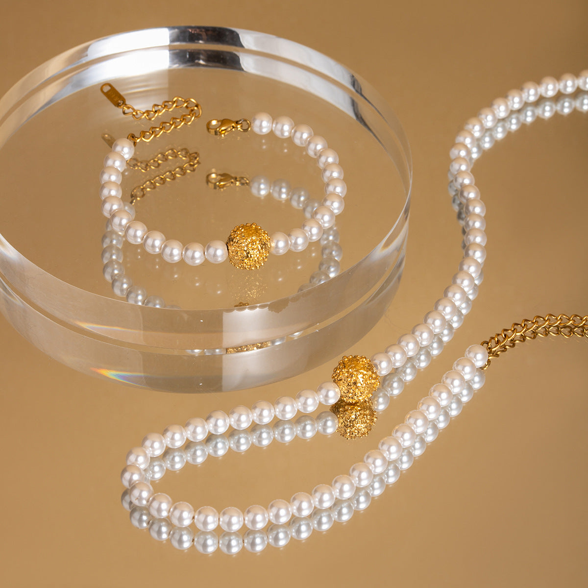 Elegant Geometric Round Stainless Steel Necklace with Cubic Zirconia and Pearl for Women