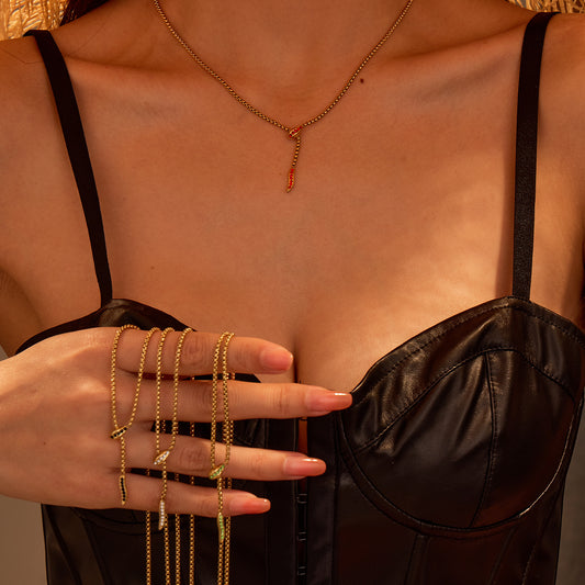 Fashionable Snake-Shaped Stainless Steel Necklace with Zircon Inlay for Women, Plated Finish, Minimalist Clavicle Chain