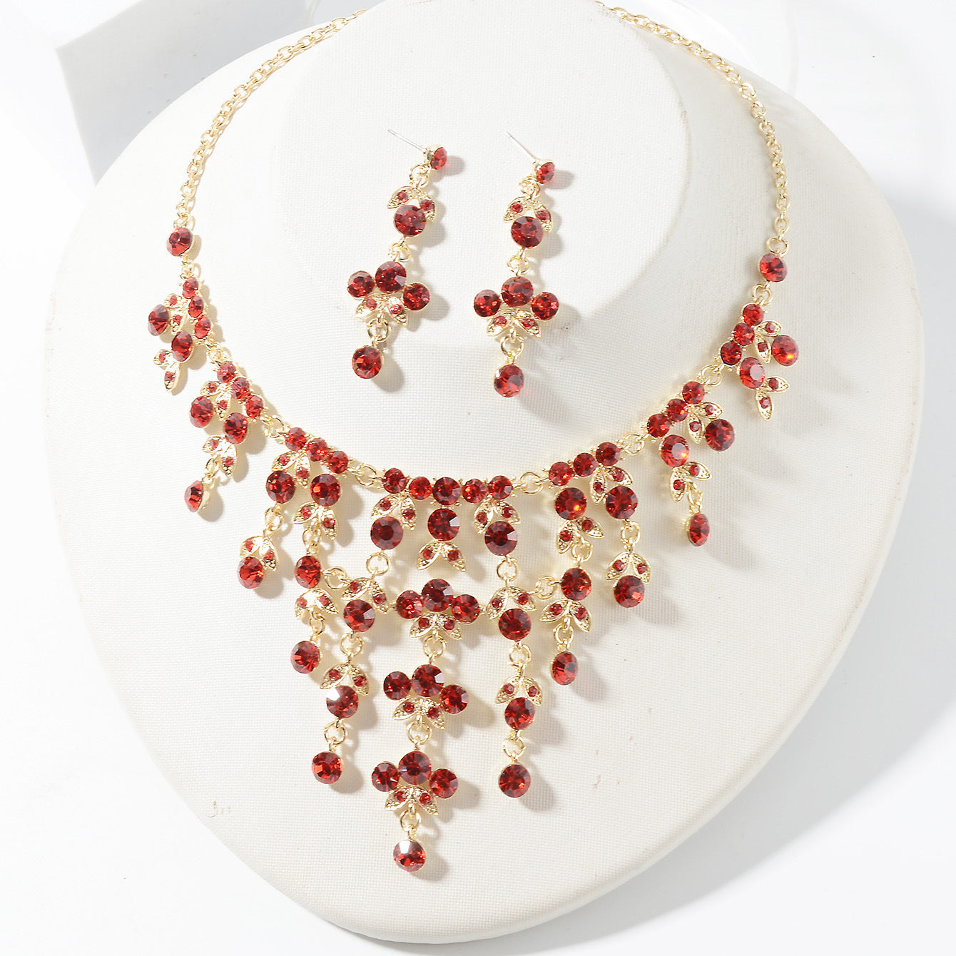 Elegante set collana e orecchini con placcatura floreale in lega e catena per donna