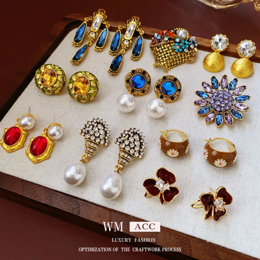 Vintage Floral Earrings with Rhinestone Inlay on Copper Base Electroplated Silver-Plated Stainless Steel Posts for Women