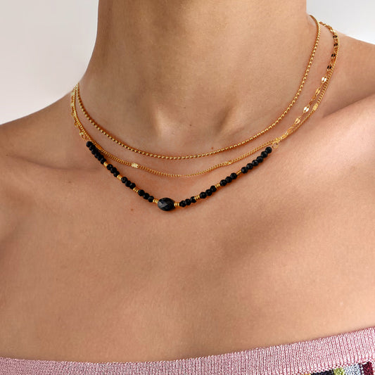Collar con colgante de cristal negro de acero inoxidable en forma de U minimalista para mujer con acabado chapado y diseño geométrico