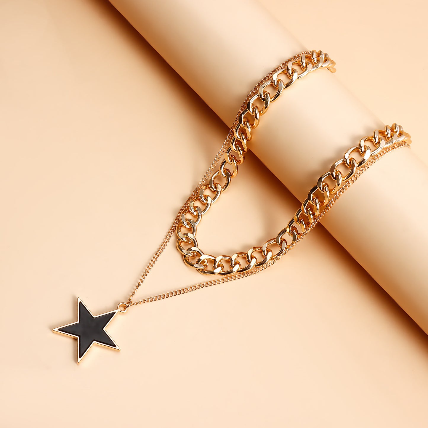 Luxury Minimalist Five-Pointed Star Pendant Necklace in Metal with Electroplated Finish for Women