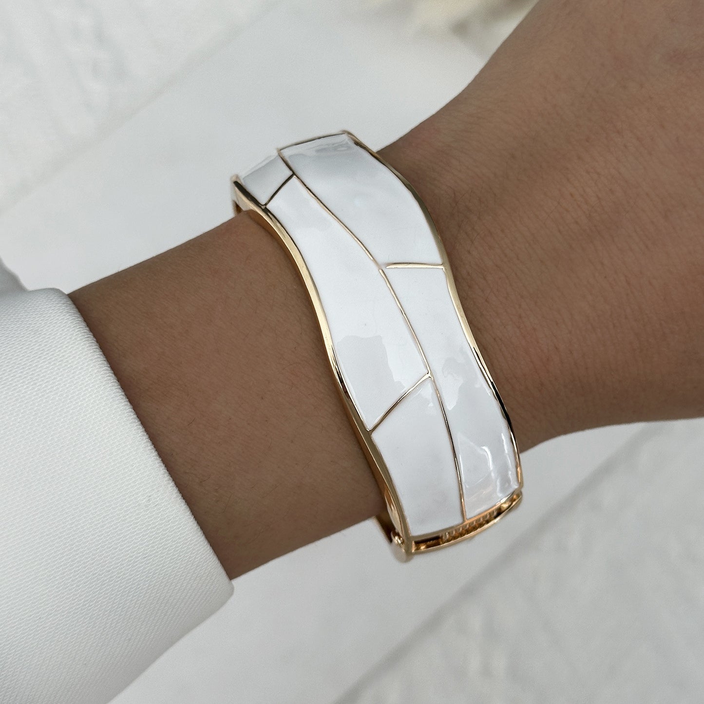 Vintage Exaggerated Enamel Plated Alloy Geometric Bamboo Chunky Spring Bracelet for Women