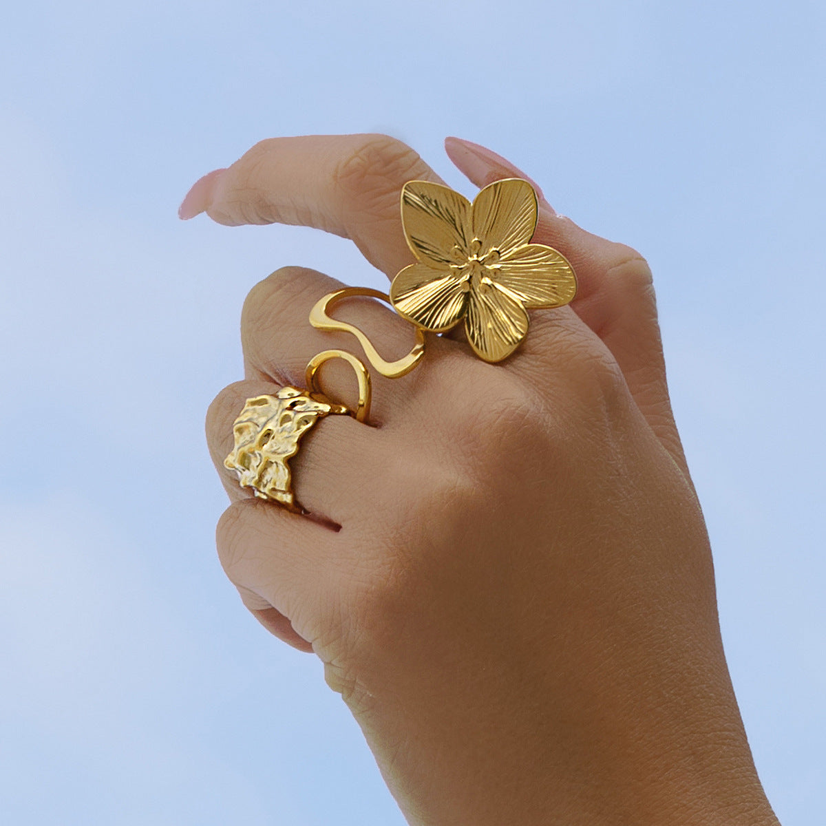 Floral-Shaped Stainless Steel Ring with Plating Finish for Women Fashionable and Elegant Statement Jewelry