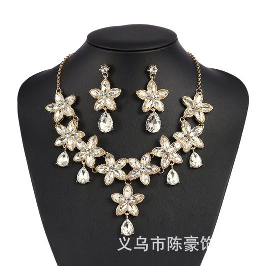 Vintage Artistic Waterdrop-Shaped Zinc Alloy Plated Necklace and Earrings Set with Starry Rhinestone Accents for Wedding