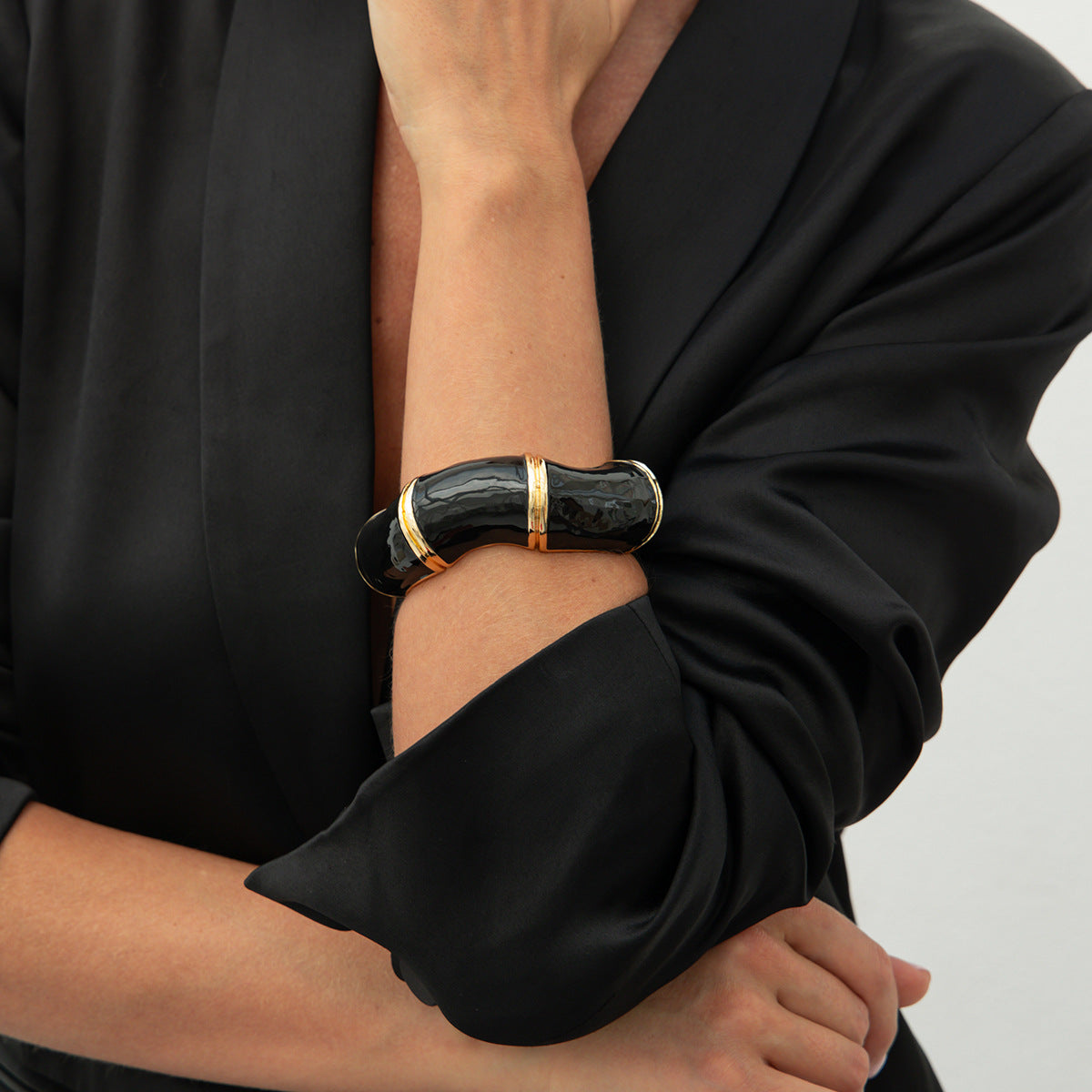 Vintage Luxury Enamel Drip Oil Plated Alloy Open Cuff Bracelet for Women