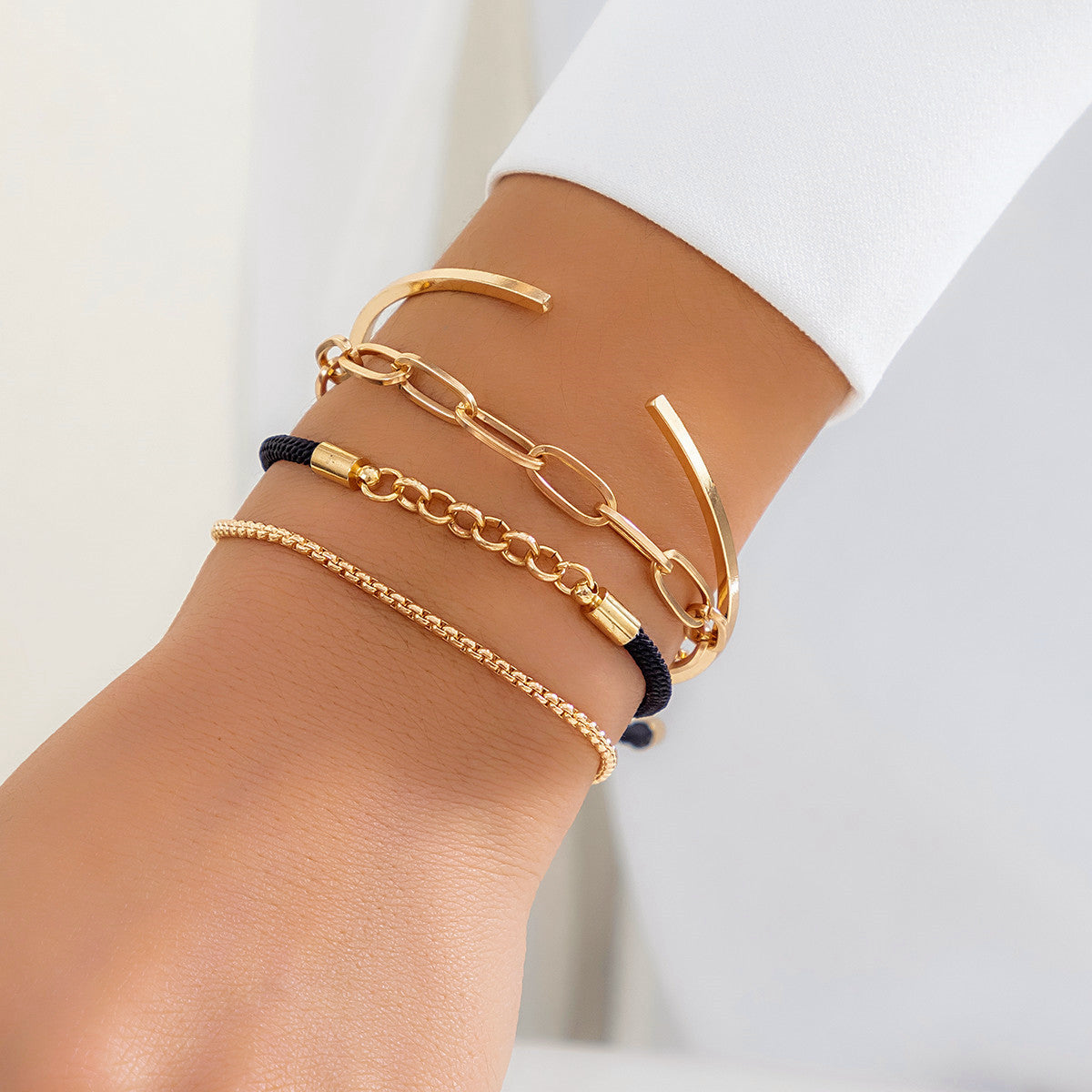 Hip-hop Geometric Heart Alloy Plated Bracelet with Cubic Zirconia for Women