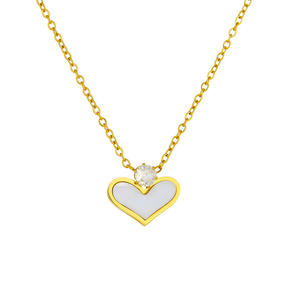 Collana con pendente in abalone bianco a forma di cuore, impreziosito da strass, in stile minimalista, in acciaio inossidabile placcato oro con catenina a maglie tonde