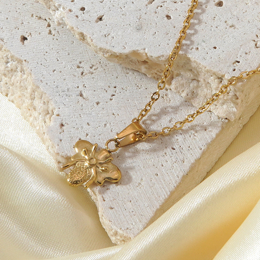 Vintage Luxury 18K Gold Plated Floral Bee Stainless Steel Necklace for Women