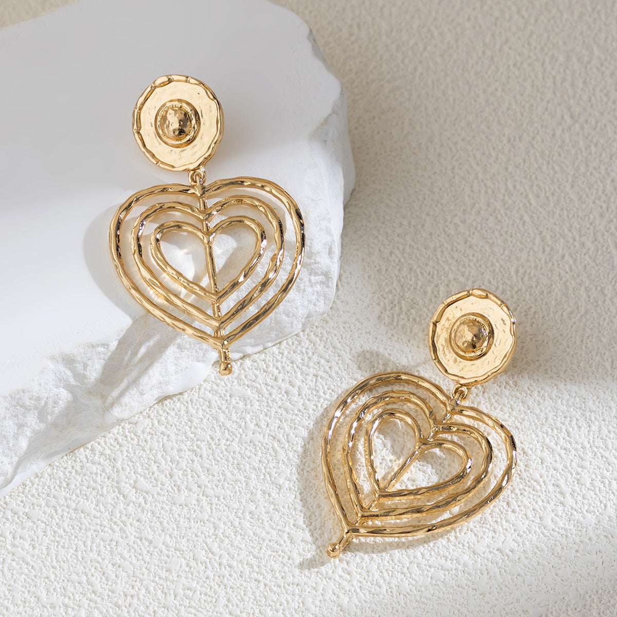 Vintage Minimalist Heart-Shaped Alloy Stud Earrings with Plated Finish for Women