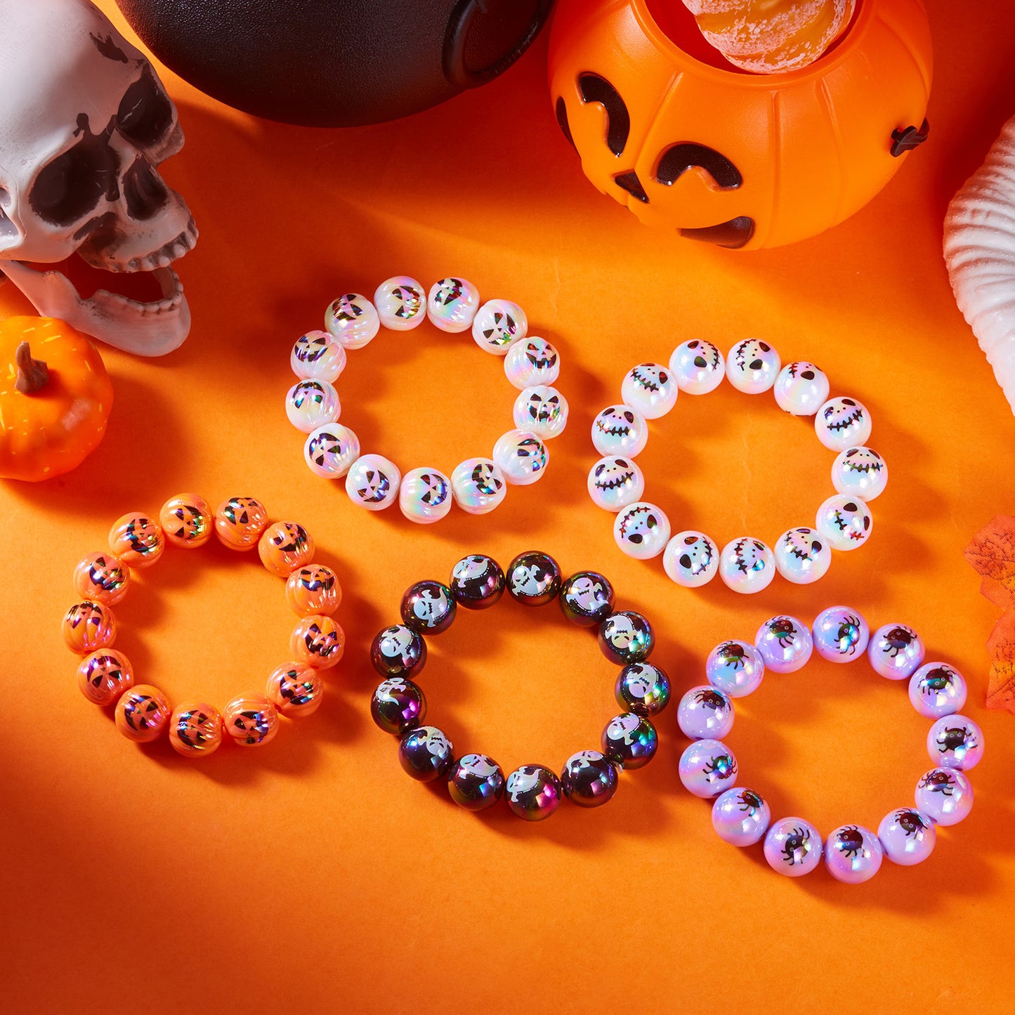 Pulsera de calabaza y fantasma de dibujos animados góticos oscuros para mujeres y hombres con cuentas de resina y diseño impreso