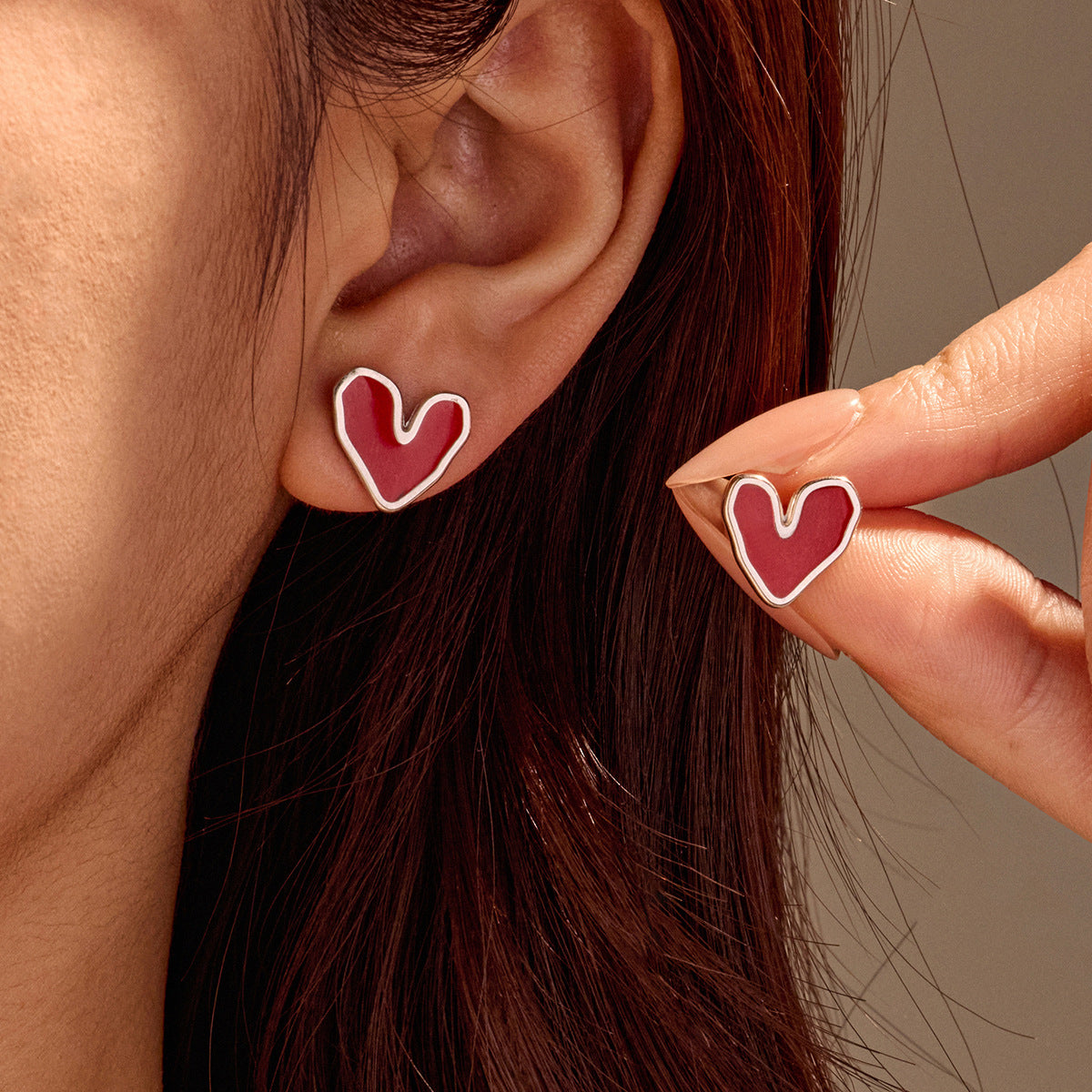 Pendientes de acero inoxidable en forma de corazón irregular de inspiración vintage con baño de oro para mujer