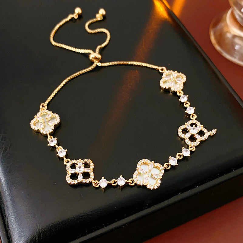 Luxury Elegant Geometric Round Cubic Zirconia Inlaid Brass Bracelet for Women