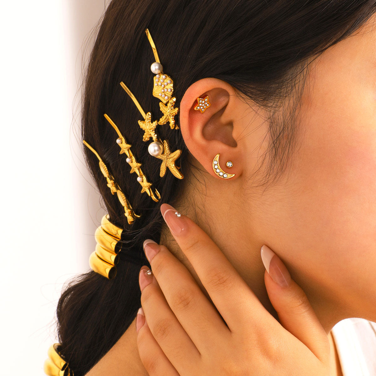 Set di orecchini minimalisti in acciaio inossidabile a stella e luna con placcatura sottovuoto in oro 18 carati da donna