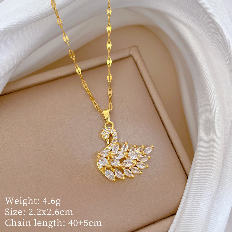 Ciondolo a Cuore in Stile Cartone Animato in Rame con Intarsio di Strass su Collana a Catena a "O" Placcata in Acciaio al Titanio per Donna e Uomo