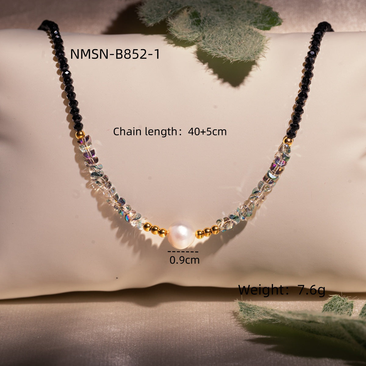 Collar minimalista de espinela negra y perlas en acero inoxidable con acabado chapado para mujer