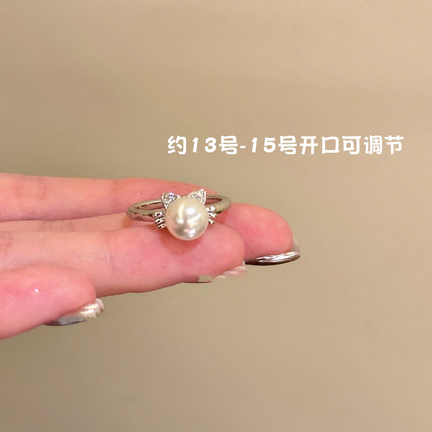 Anello Regolabile Minimalista da Donna con Zirconi e Perle, Finitura Placcata, Design Geometrico, Accessorio di Moda Elegante