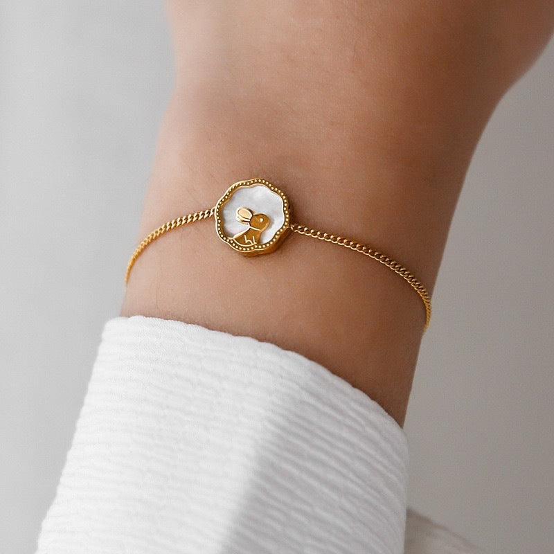 Minimalist Rabbit-Shaped Titanium Steel Bracelet with Plated Finish for Women and Unisex Wear