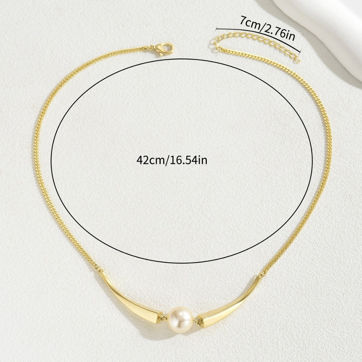 Collar con colgante geométrico minimalista para mujer con incrustaciones de nácar en cadena de cobre